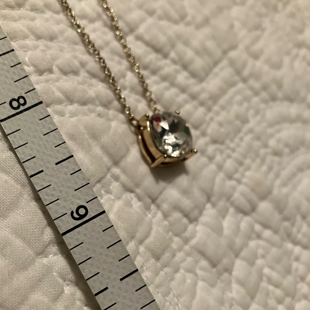 Elegant Gold Necklace with Crystal Pendant - Picture 2 of 3